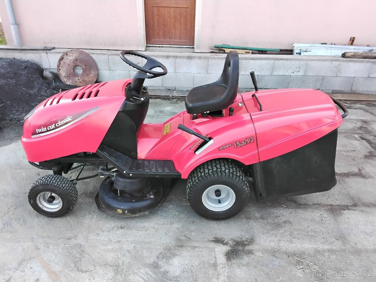 Sekací traktor Castelgarden 15,5/92 Hydro - 6