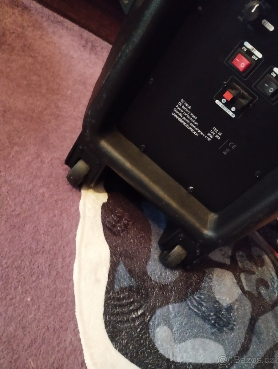 Přenosný Reproduktor lamax - 6