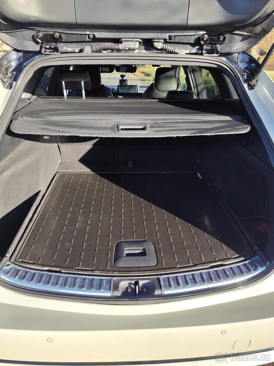 Toyta Corolla Hybrid Touring Sport - Sleva - 6