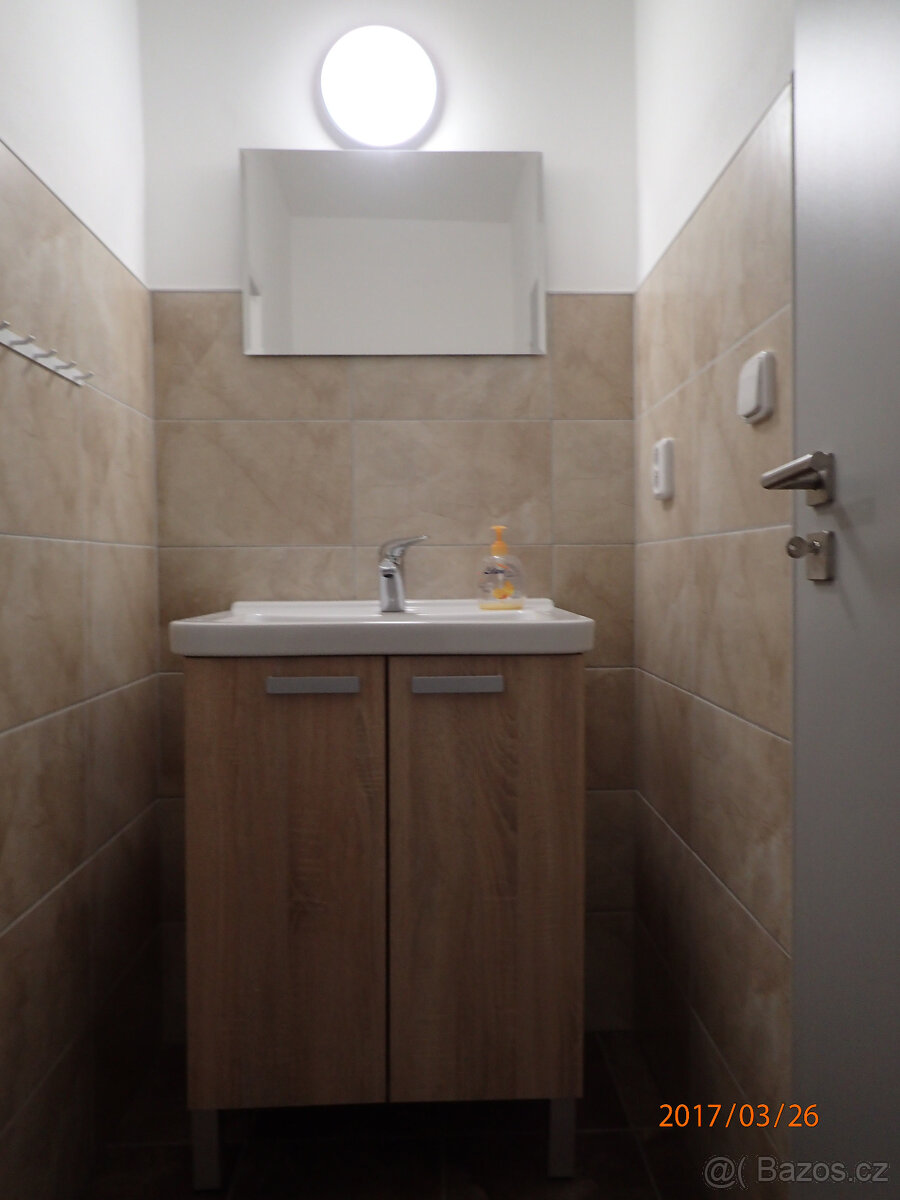 Pronájem kanc. prostor 18,6 m2 + kuch. + WC + Sprcha - 6