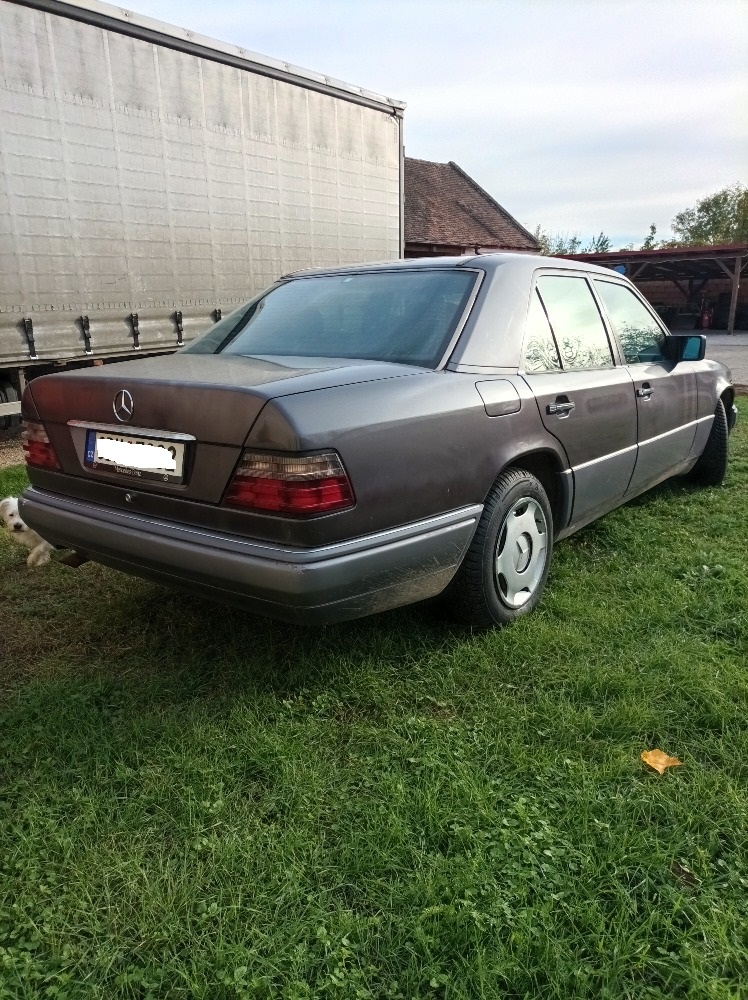 Mercedes E250D W124 1 majitel v CZ - 6