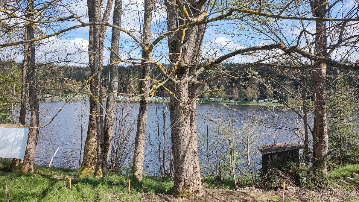 Pozemek přímo u jezera nedaleko Frymburku - 6