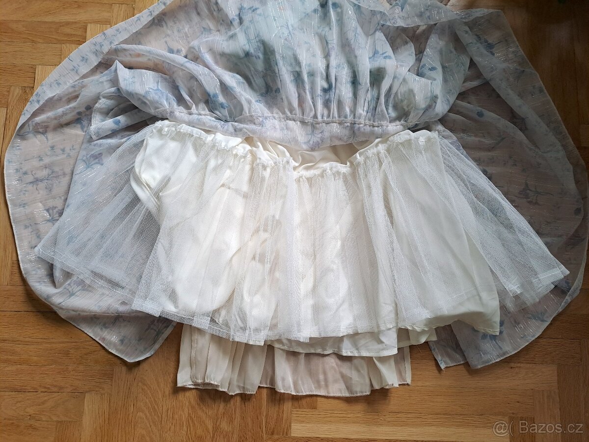 Šaty historické bohatě zdobené - 6