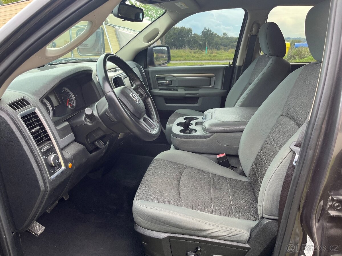 Prodám Dodge RAM 1500 5.7 HEMI QuadCab Big Horn - 6
