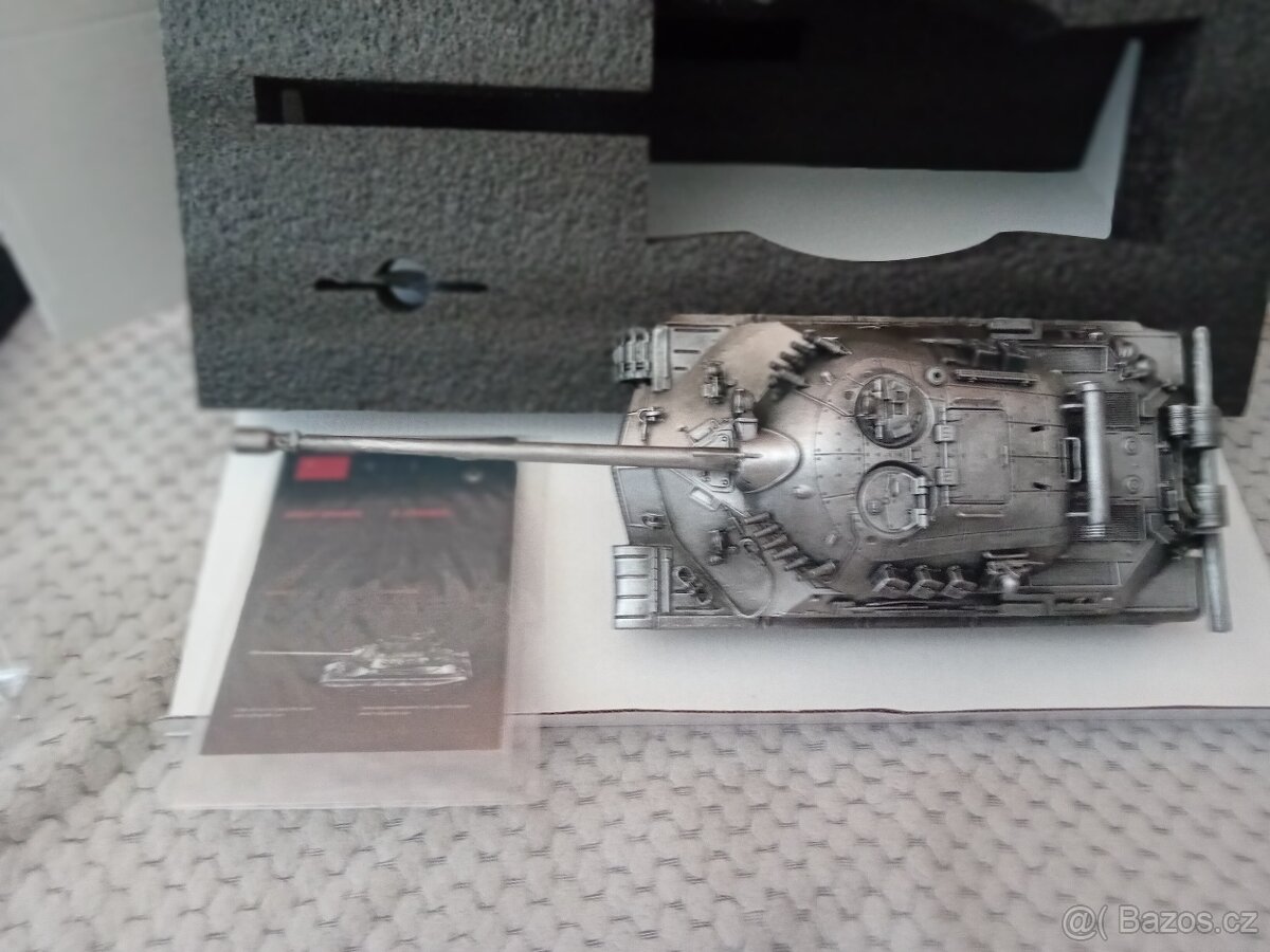 MAKETA TANKU IS-7 - 6