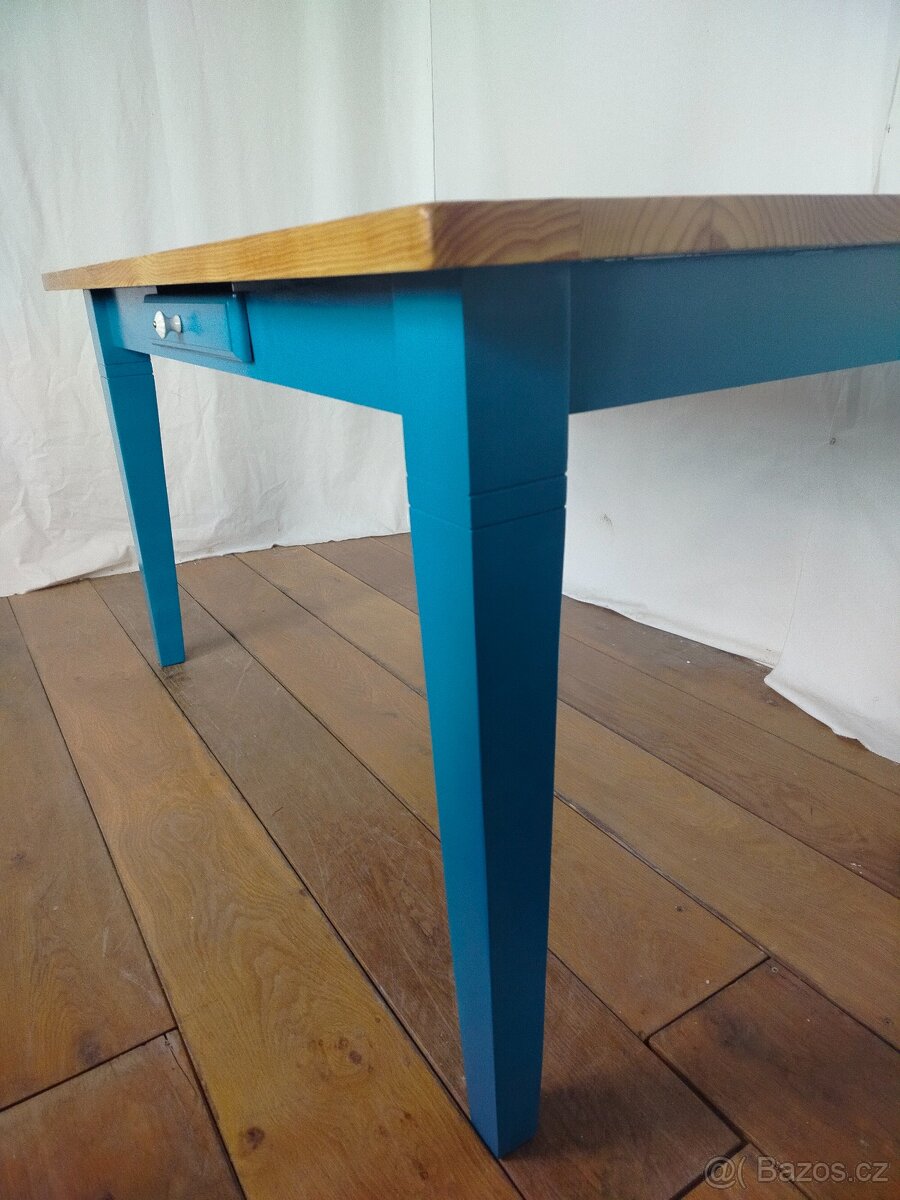 Masivní jídelní stůl - 6