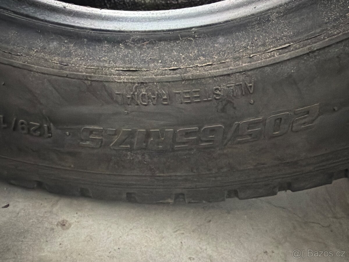 Pneu 205/65/17,5 - 6