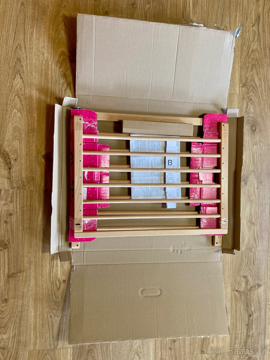 Dřevěná bezpečnostní zábrana 70 x 75-110 cm - 6