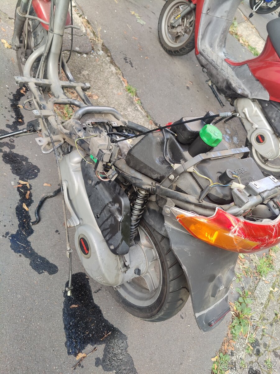 derbi atlantis 2T 50 na díly, pouze rám a papíry - 6