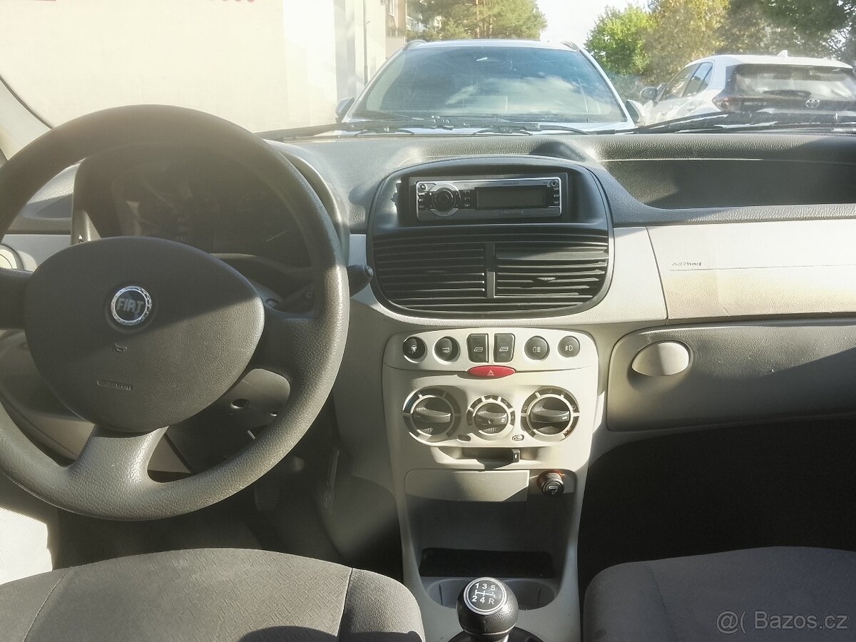Fiat Punto 1.2 - 6