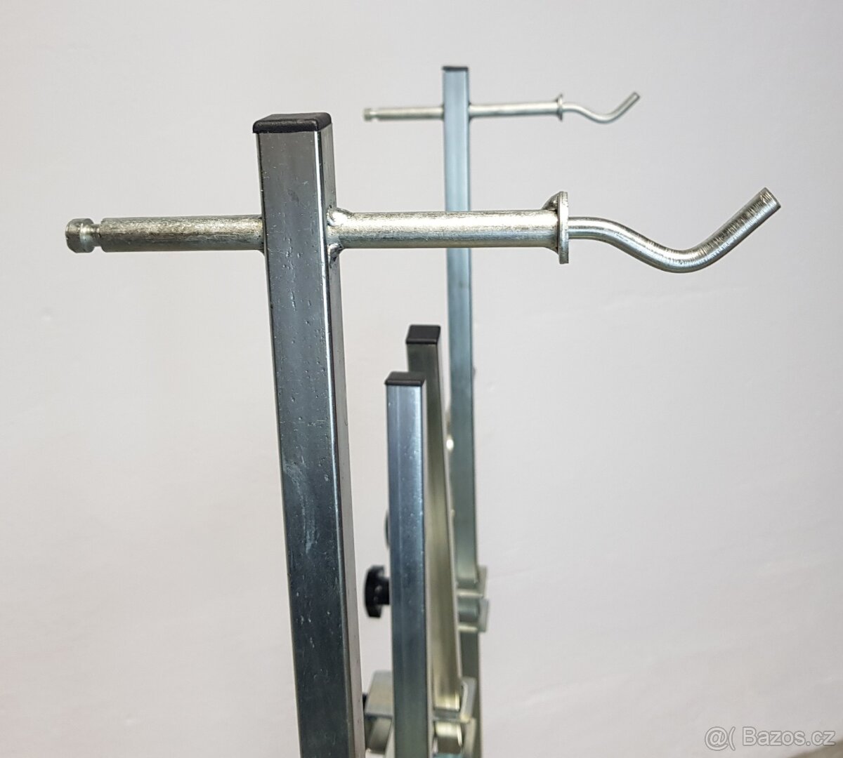 Otočný lakovací stojan 10 ramen - 6