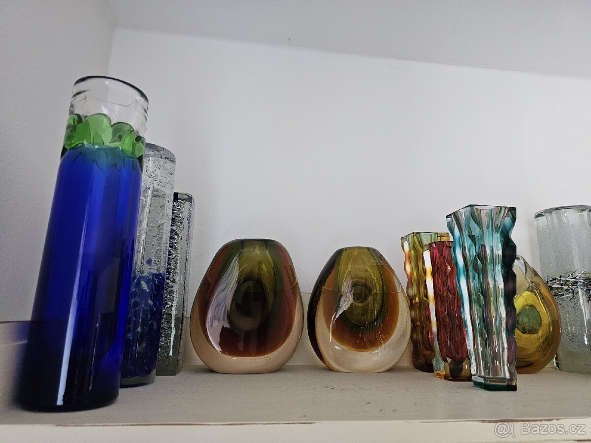 Sbírám STARÉ VÁZY, RETRO FIGURKY, HUTNÍ SKLO, PORCELÁN - 6