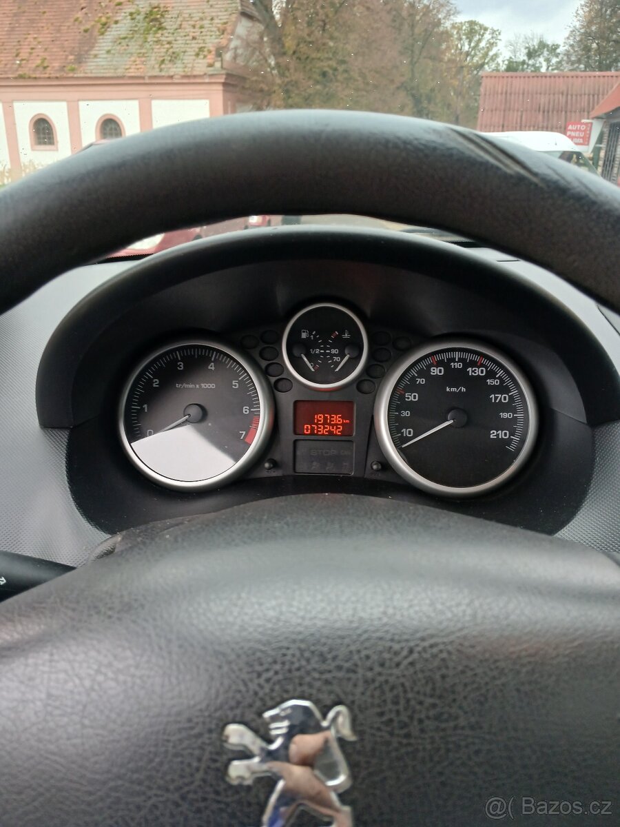 Peugeot 206 + 1.2 - 6