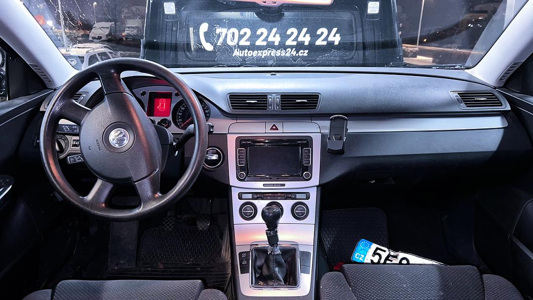Vůz na náhradní díly VW Passat B6 kombi 2009 BLS JCX LC8Z - 6