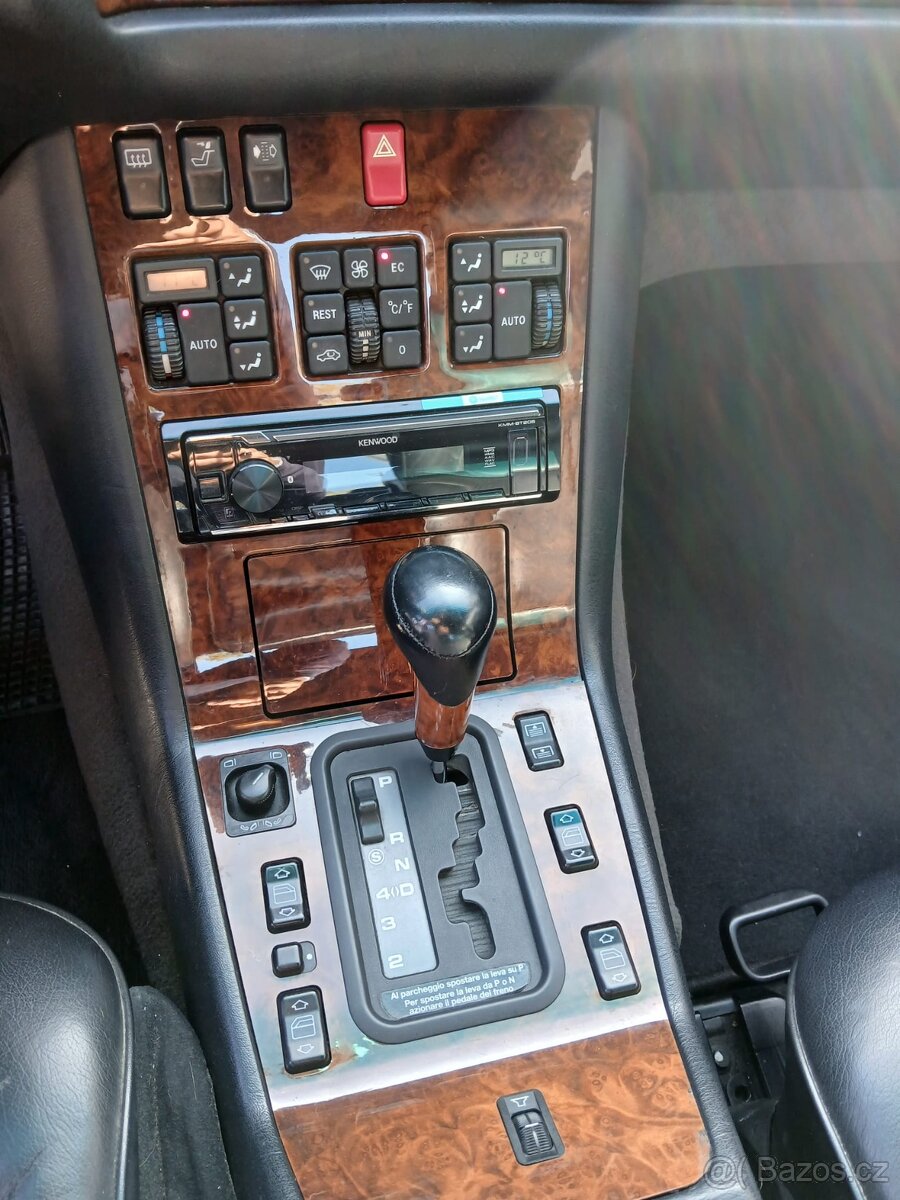 MERCEDES-BENZ 300 SE - 6