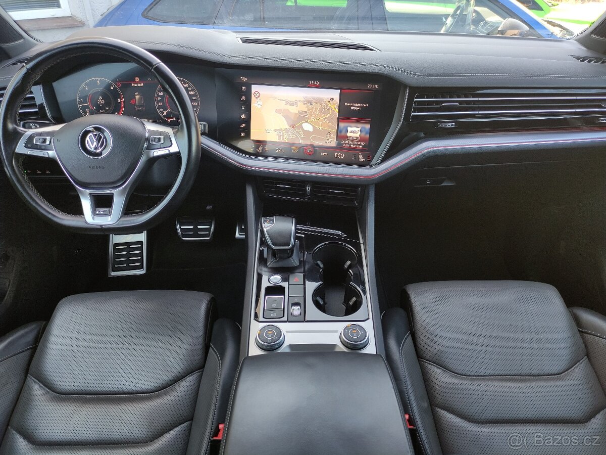 VW Touareg TDi R-Line BLACK STYLE VZDUCH VIRTUAL TAŽNÉ - 6