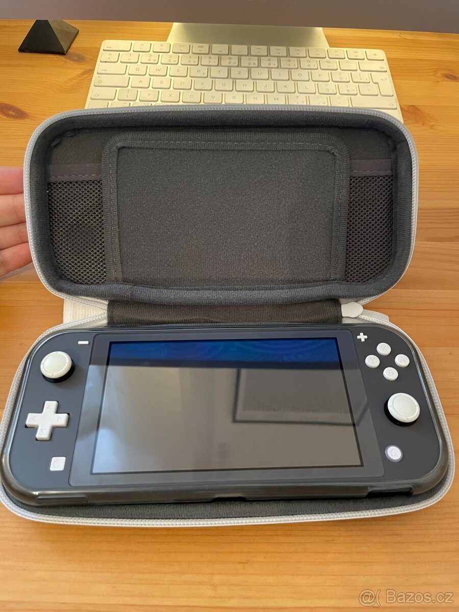 Nintendo Switch Lite + 64Gb karta - 6