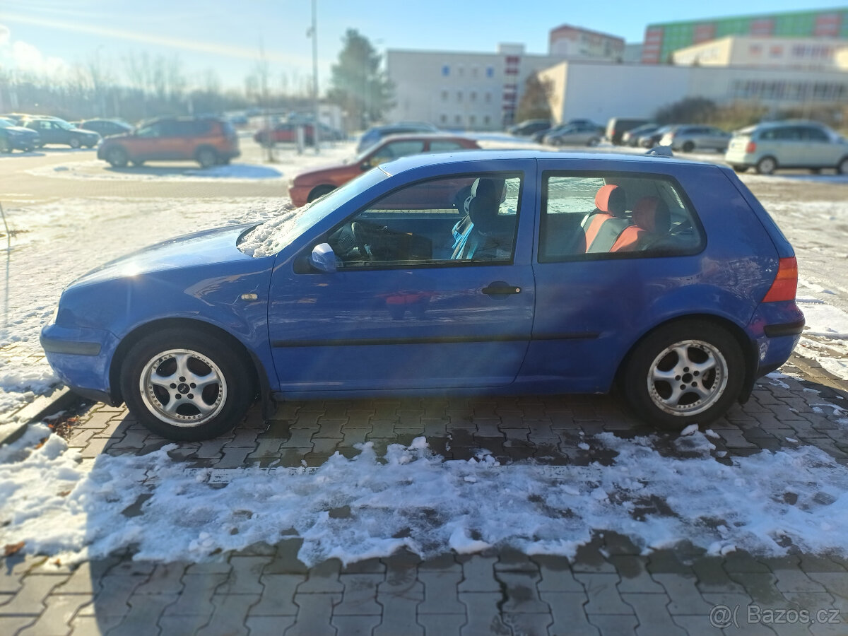 Prodám WV golf 1.6 77 kw - 6