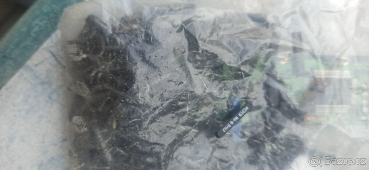 Velké množství součástek - 6