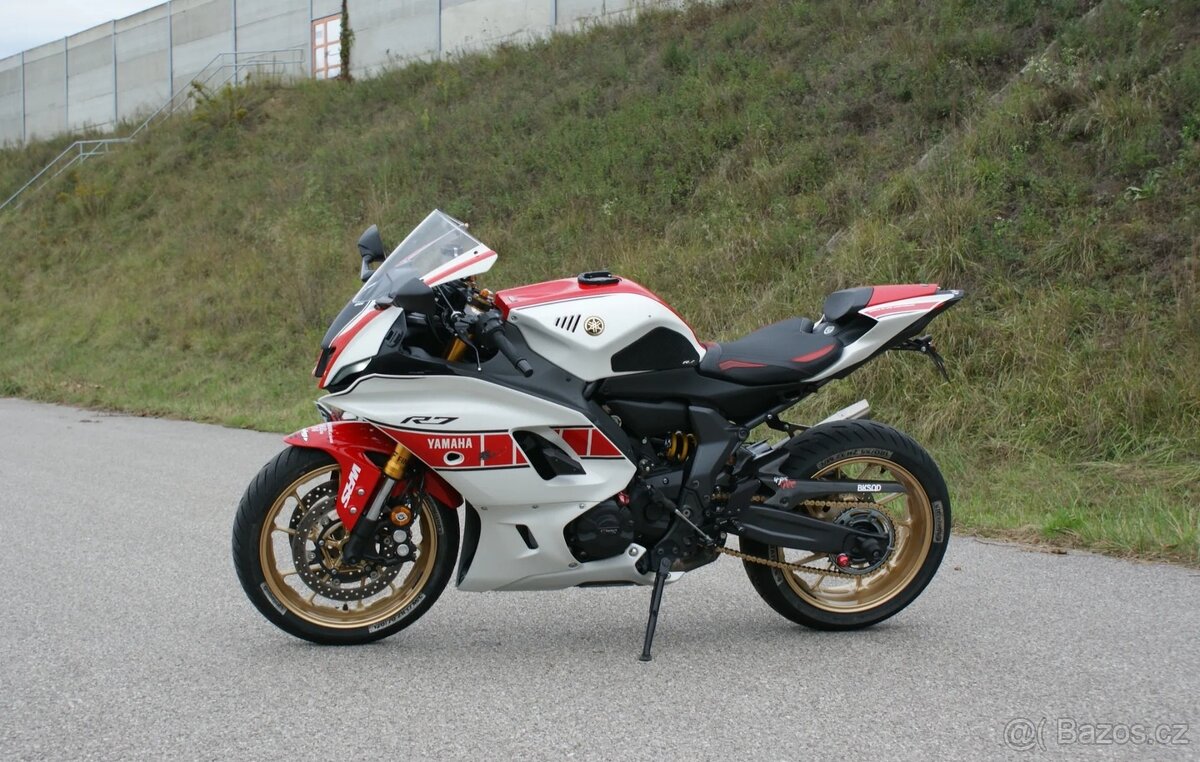 Yamaha yzf R7 - 6