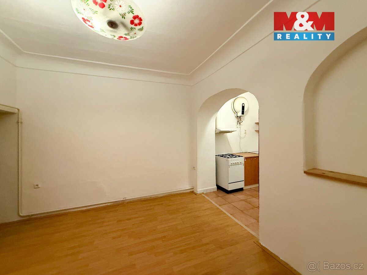 Pronájem bytu 1+kk, 37 m², Litomyšl, ul. Smetanovo nám. - 6