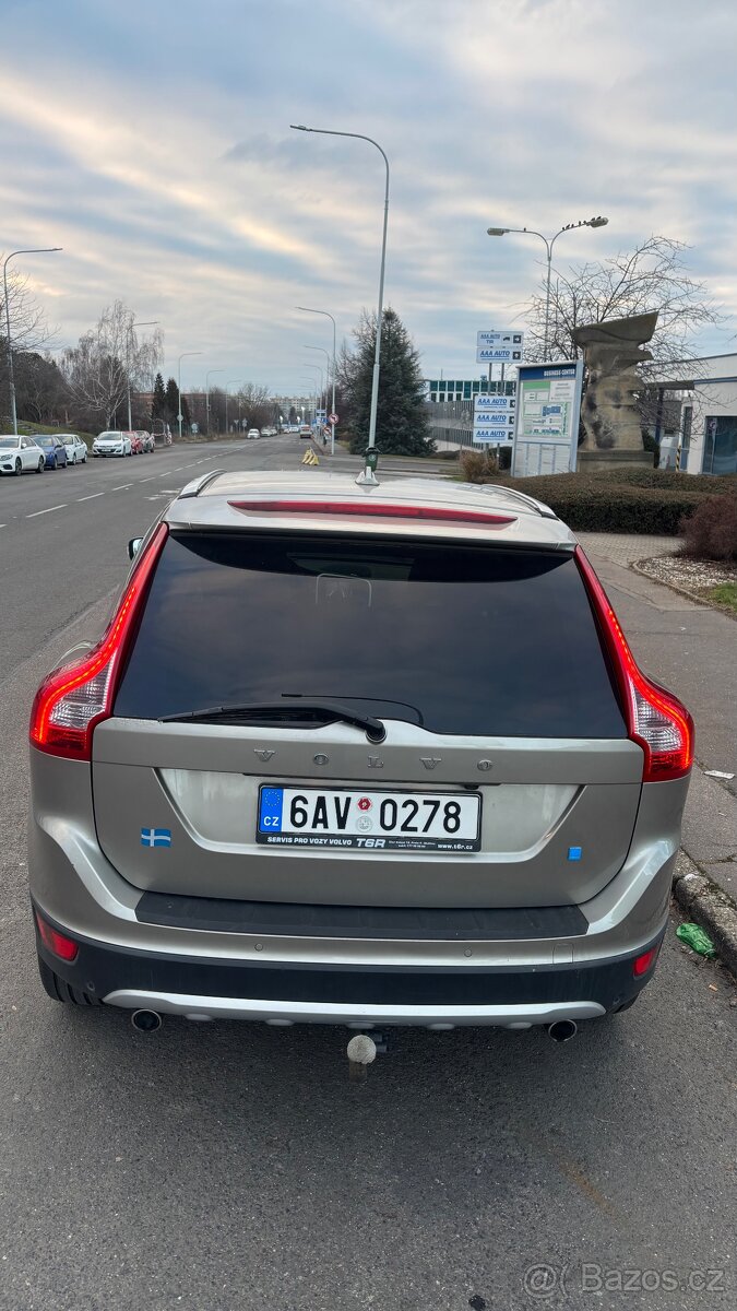 VOLVO XC60 D5 AWD - 6