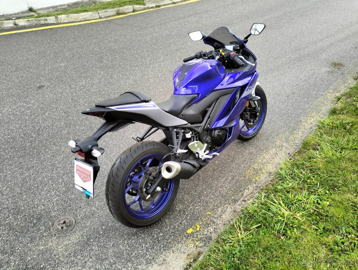 Yamaha YZF-R3 - 6