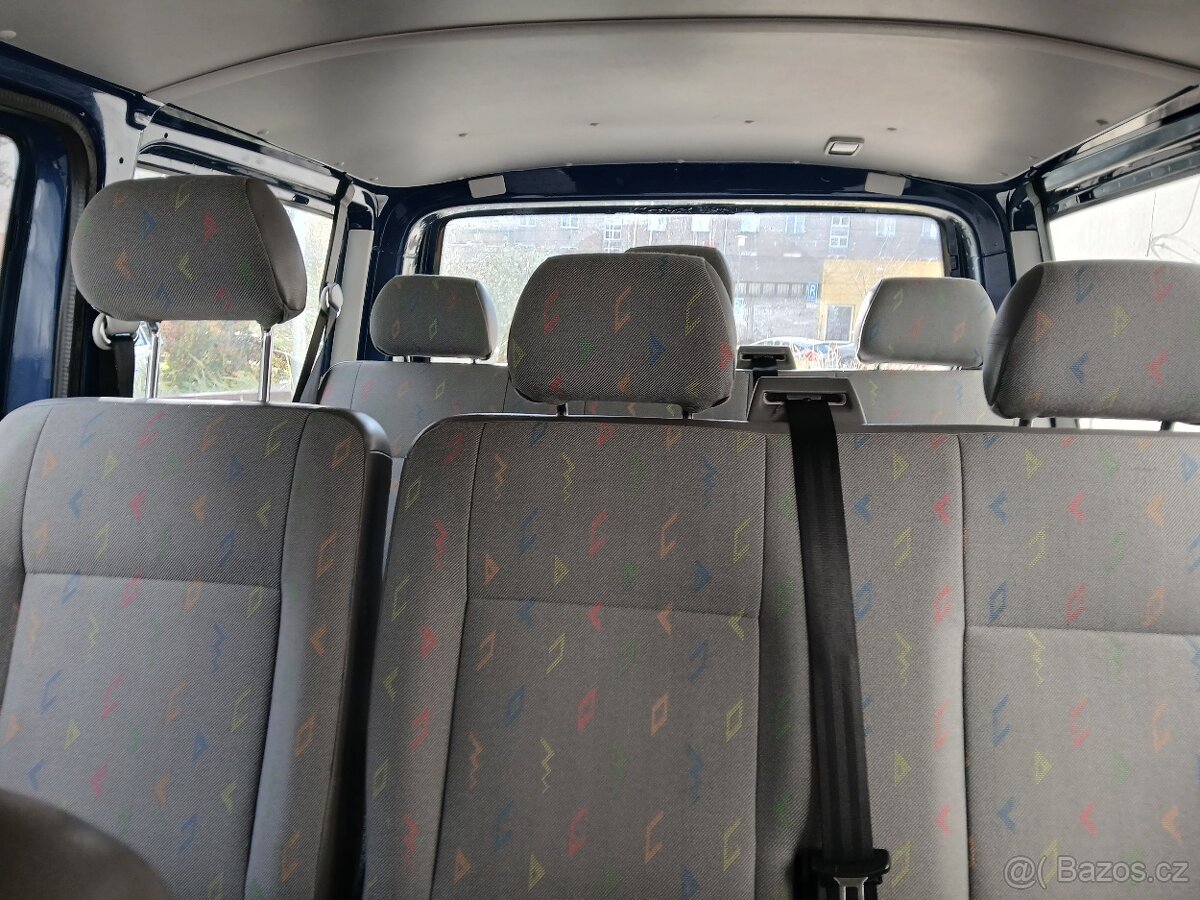 Volkswagen T5 minibus - 6