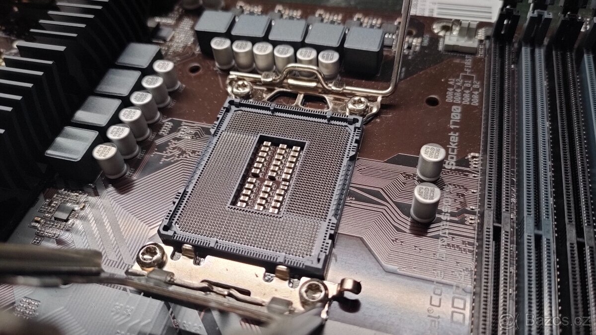 GIGABYTE B760M DS3H AX DDR4 - 6