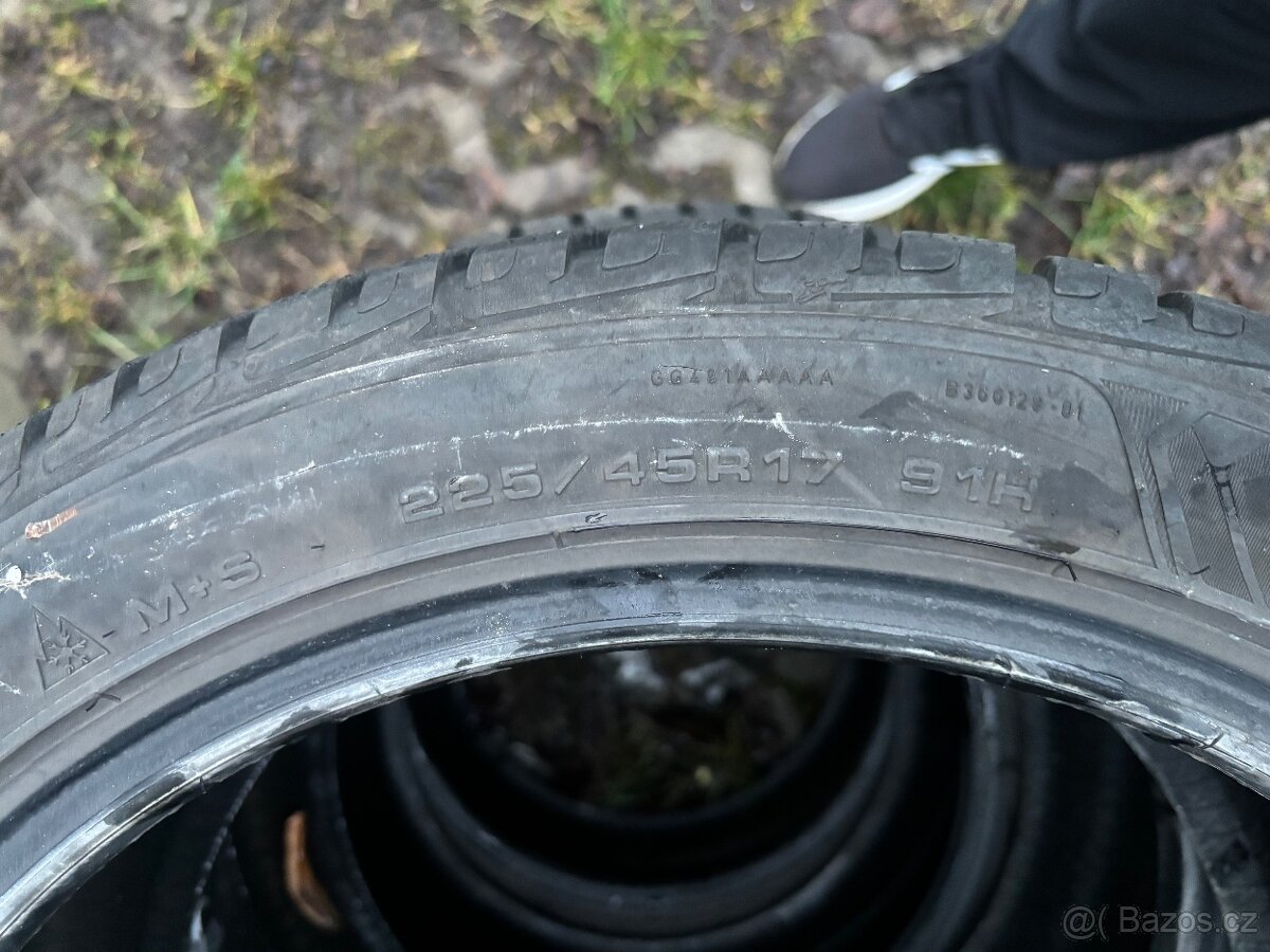 Zimní pneu Goodyear 225/45/17 - 6