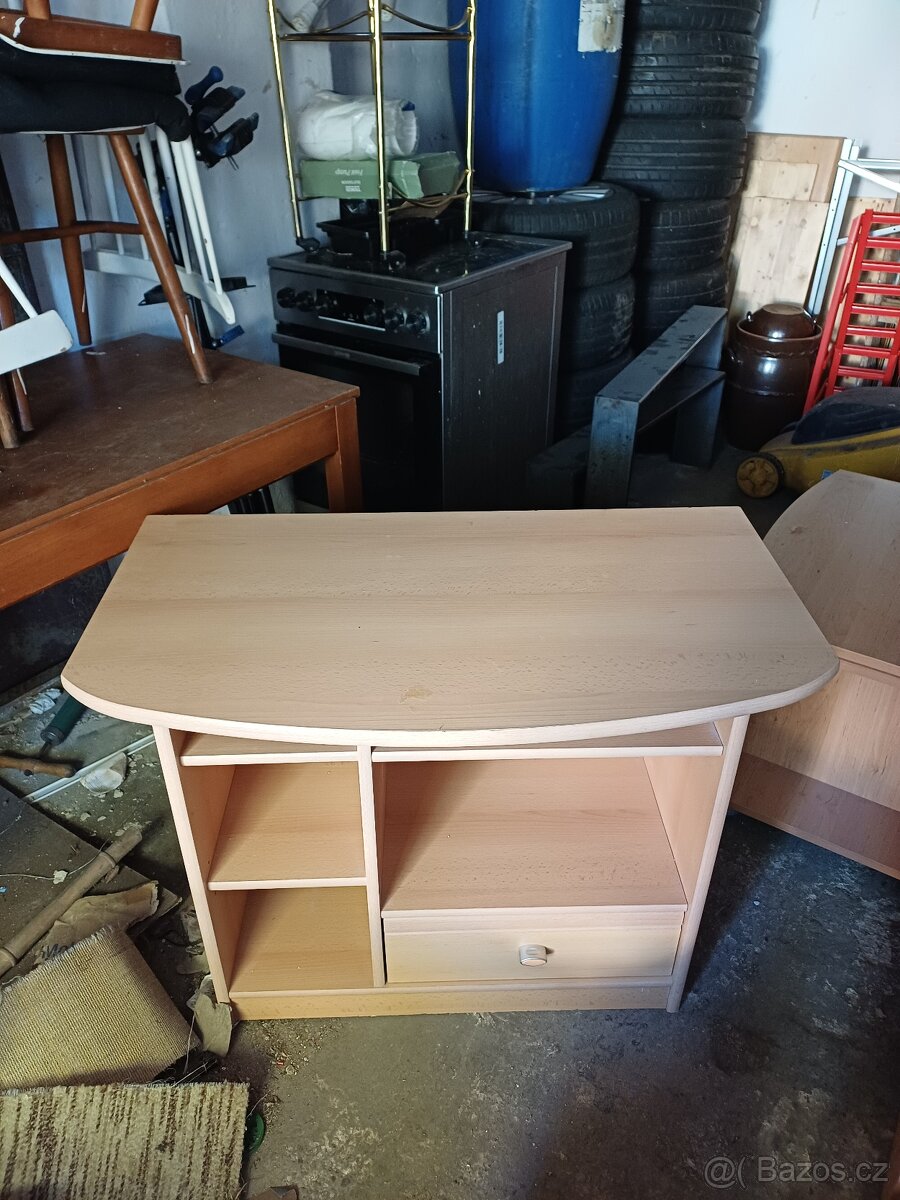 Pekny kvalitní nabytek - 6