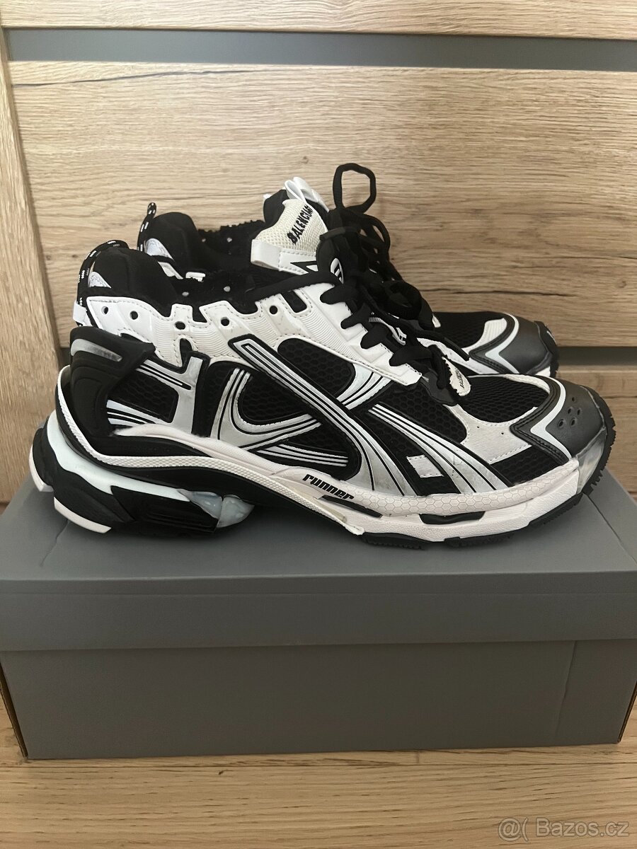 BALENCIAGA Runner BlackWhite Shoes - 6