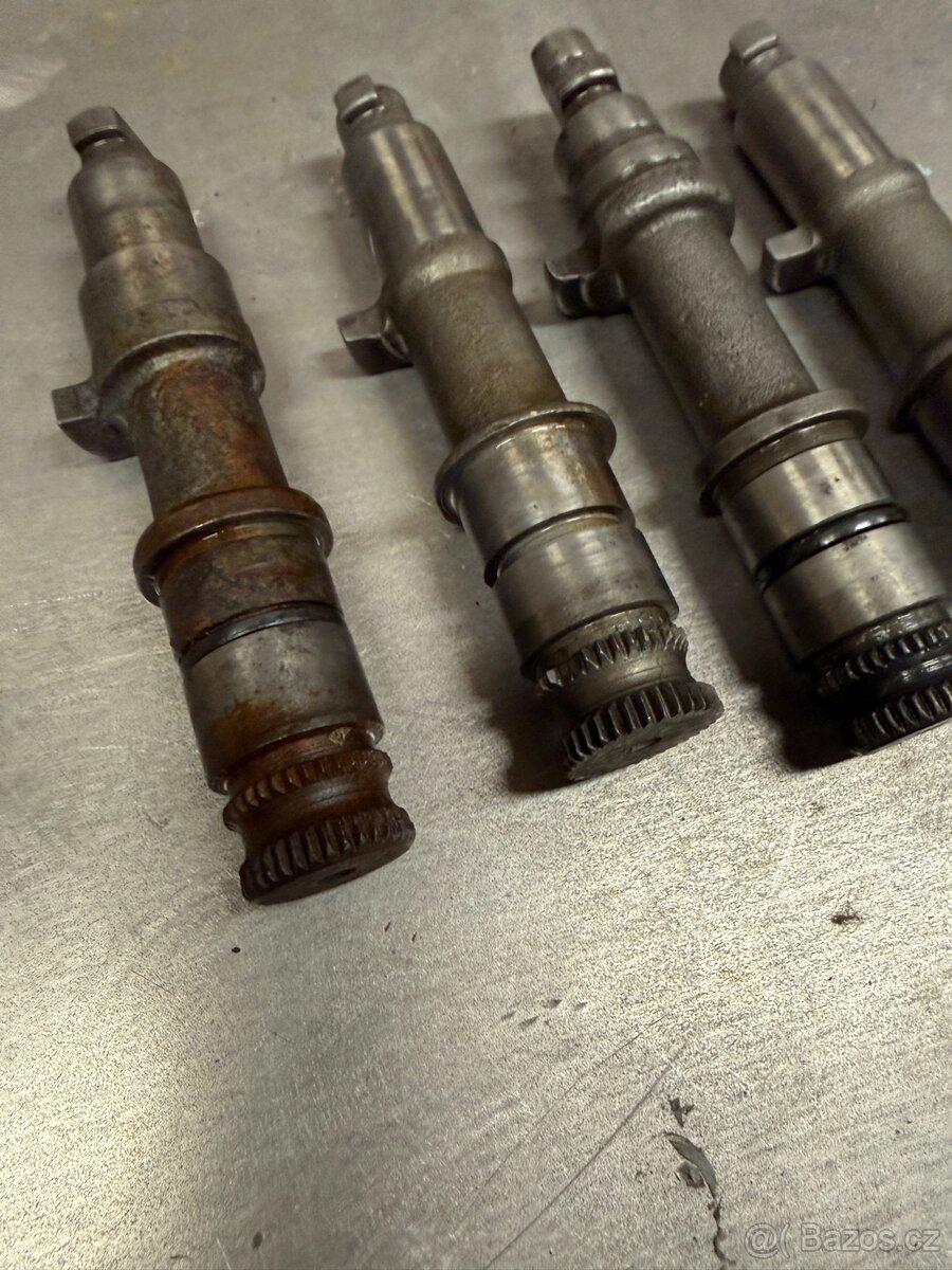 Jawa 250 a Jawa 250 automatic - startovací hřídele - 6