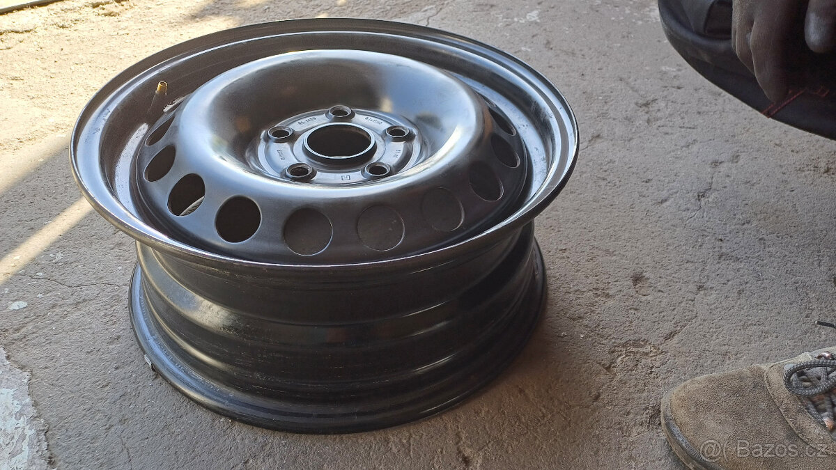Prodám 15 " sadu ocelové disky - 6