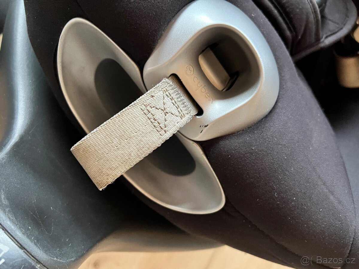 Cybex autosedačka Sirona Z i-size + otočná základna - 6