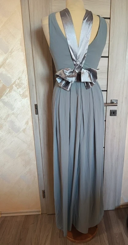 Dlouhé plesové šaty - 6