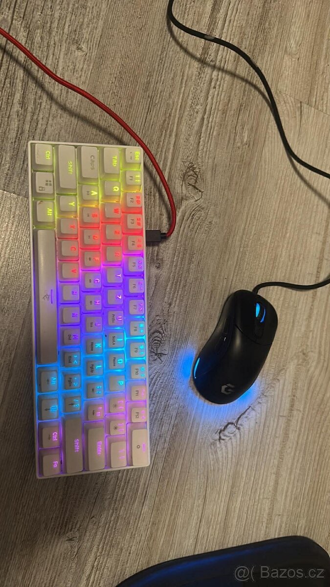 Stolní PC s kompletním příslušenstvím - 6