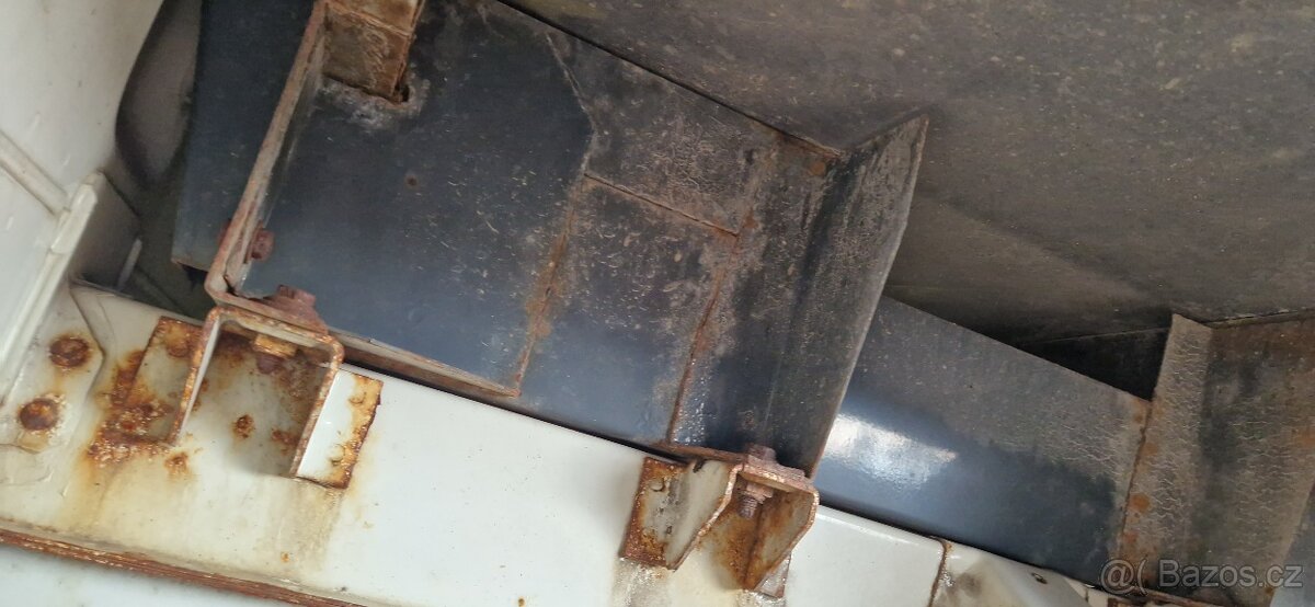 VW transporter valník 1.9 TDi 6 místný - 6