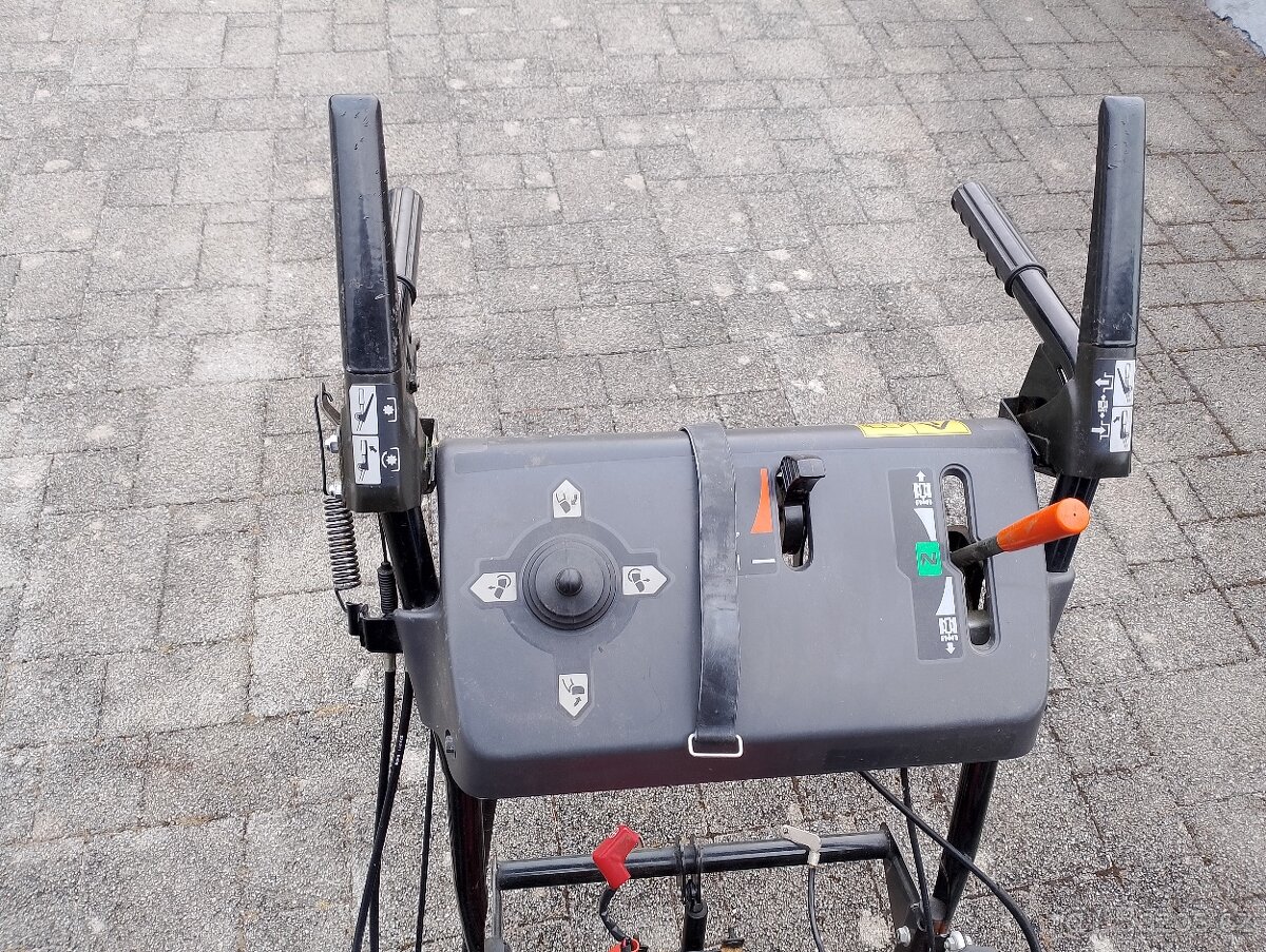 Sněžná fréza Honda 760 - 6