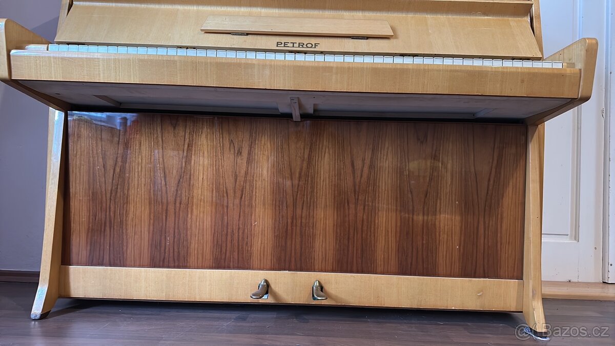 Piano PETROF - 6