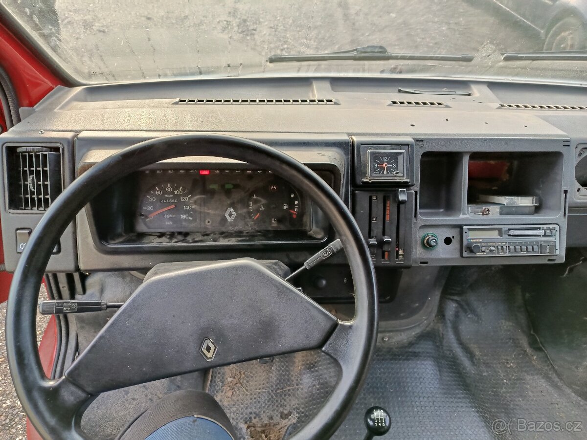 Renault Trafic 2,5D dodávka - 6