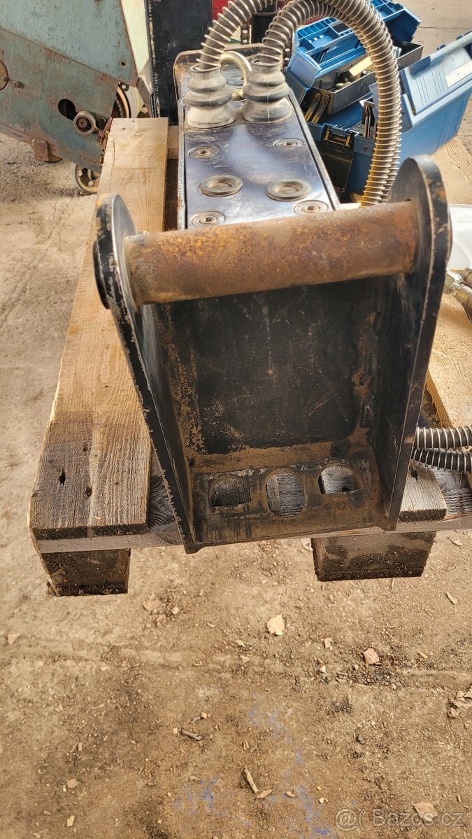 Hydraulické bourací kladivo na bagr - 6