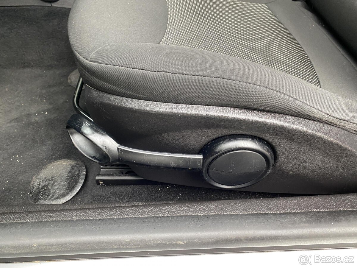 Mini Cooper 1.6i , 90 kW benzín, 2011 - 6