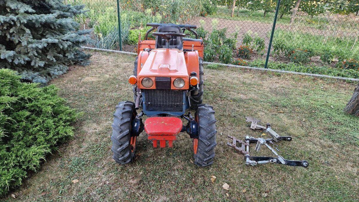 Malotraktor Kubota B6000 (4×4) + PRÍSLUŠENSTVO - 6