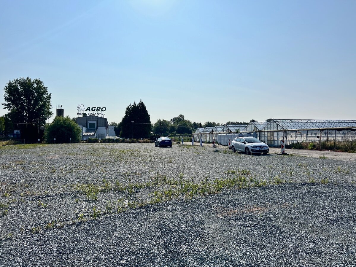 Pronájem parkovacího stání Kaštanová - 6