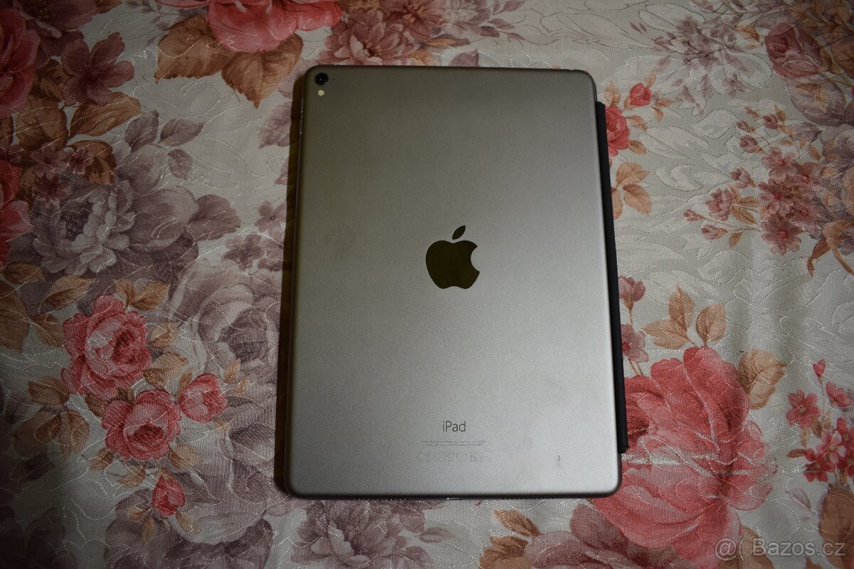 Apple iPad Pro 9.7-inch - A1673, (Wi-Fi Only), 32GB, (8) - 6