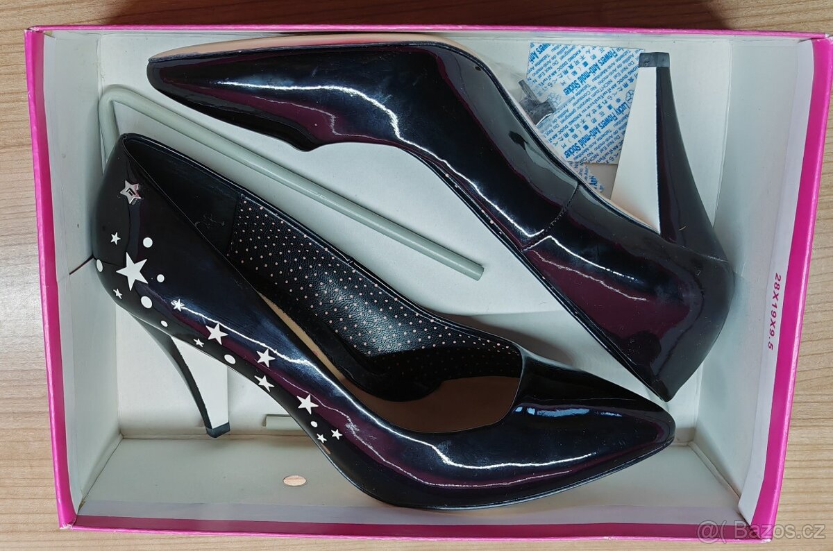 Lakované lodičky s hvězdami, vel 39 - 6