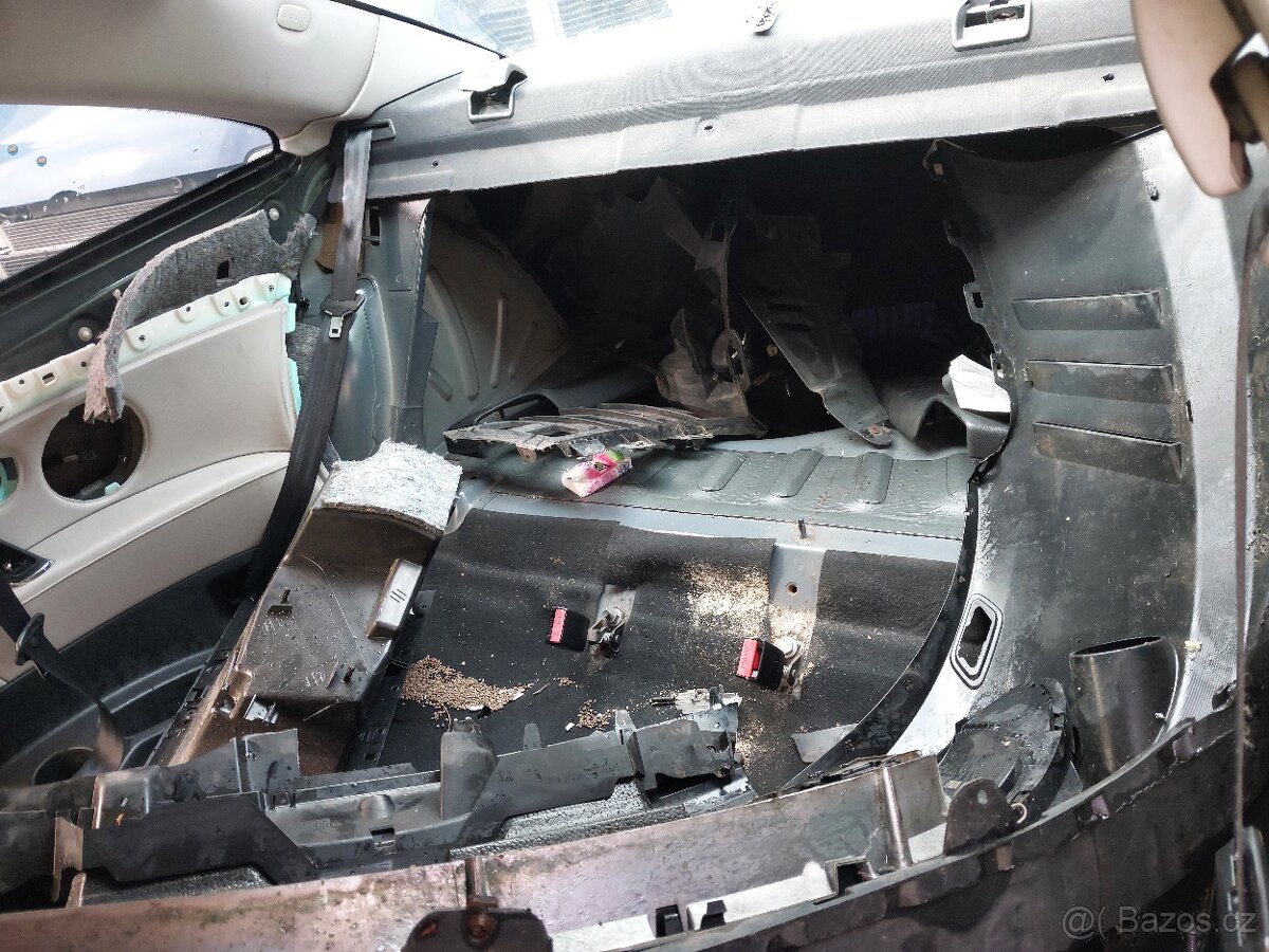 Peugeot 407 Coupé, typ motoru X8Z, 177kW - 6