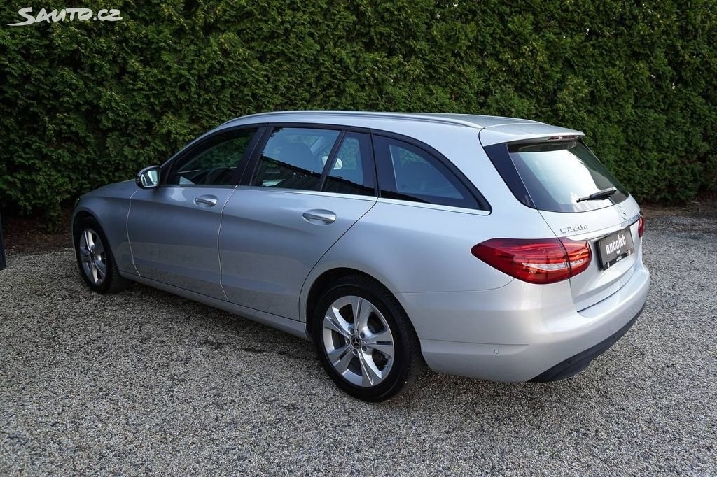Mercedes-Benz Třídy C 220D AUTO PREMIUM LED - 6