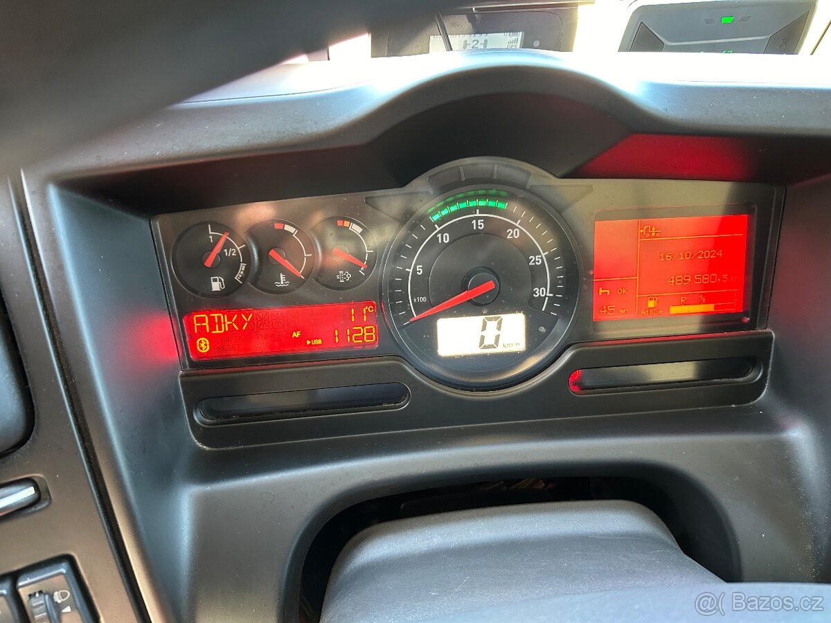 Renault D skříňové solo 12t - 6